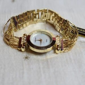 NWT Vernier Quartz Gold Tone Bangle Stainless Back Works New Battery Watch